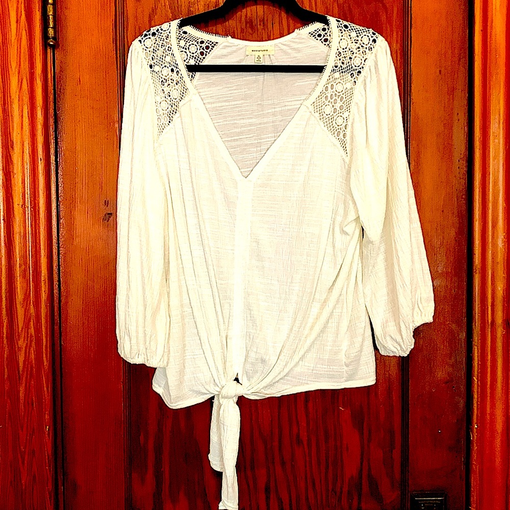 MAX Studio womens XL spring blouse. So light and cute, never worn!